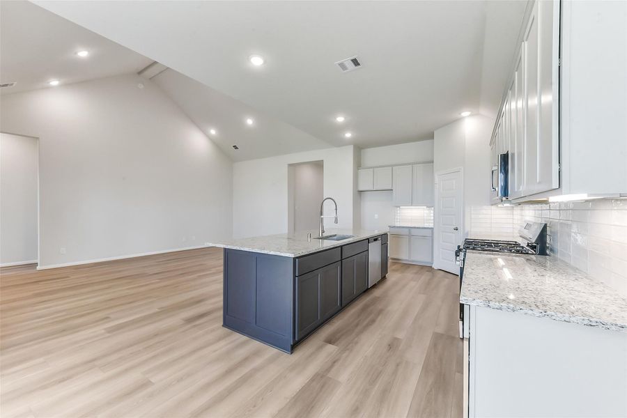 Furnished interior view inside a new home in River Ranch Meadows, Dayton (Image 7).