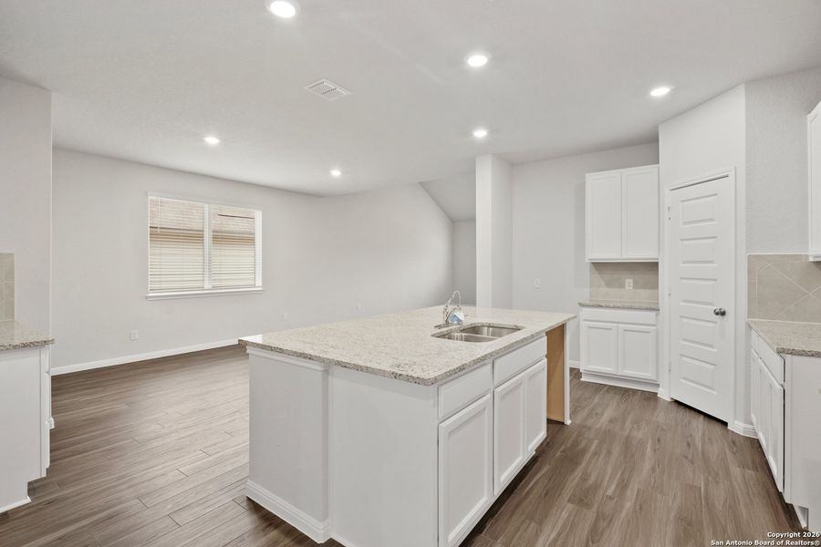 Furnished interior view inside a new home in Cinco Lakes, San Antonio (Image 7).