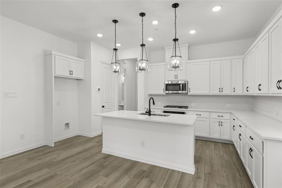 6539 Baritone  Kitchen 3