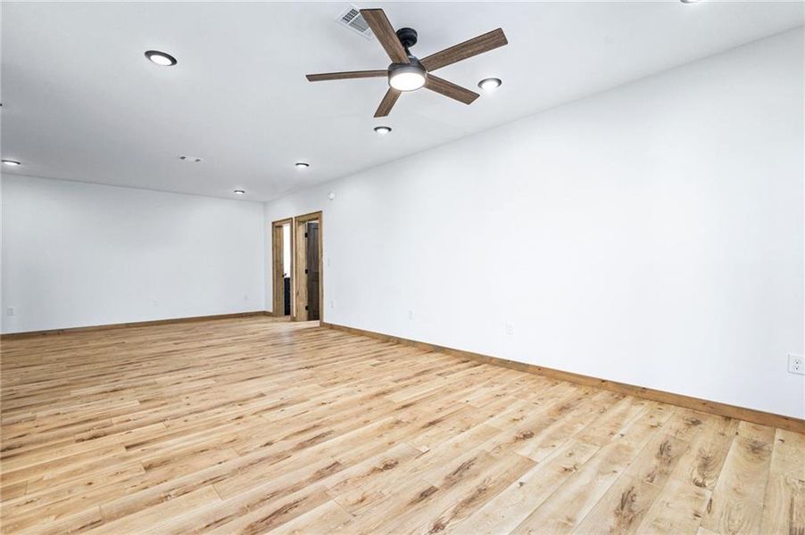 Spacious, unfurnished interior of a new home in , Ellijay (Image 24).