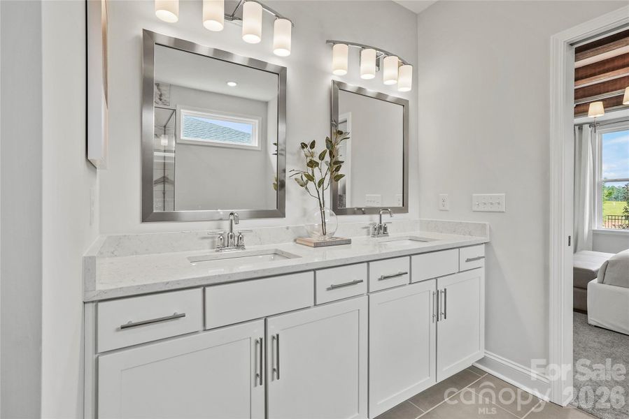 Representation photo* Representation photo*