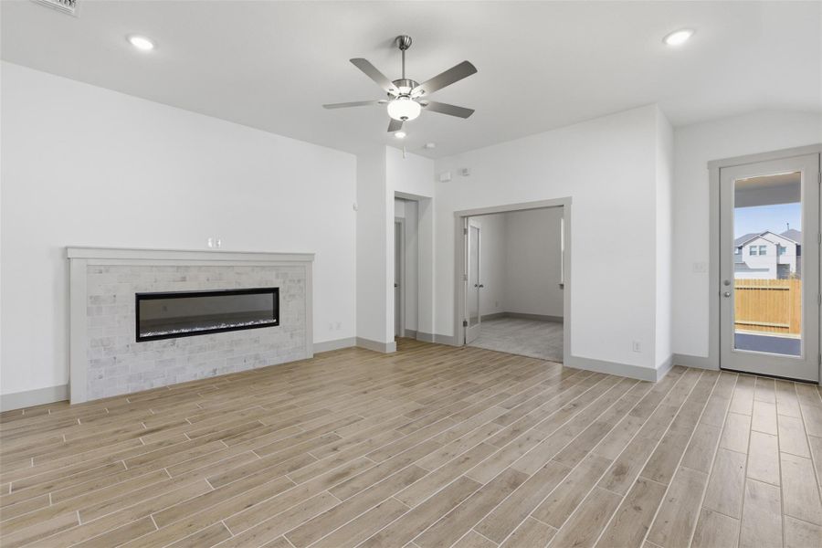 Spacious, unfurnished interior of a new home in Enclave at Cele, Pflugerville (Image 17).