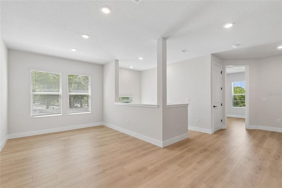 Spacious, unfurnished interior of a new home in , Tampa (Image 29).