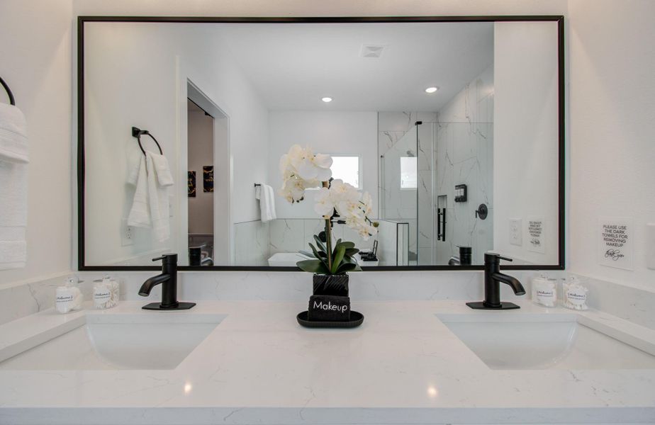 Close-up of interior finishes inside a home in Benson Street Court, Houston (Image 20).