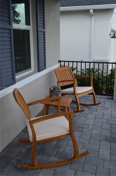 Exterior details and patio area of a home in , Port St. Lucie (Image 3).