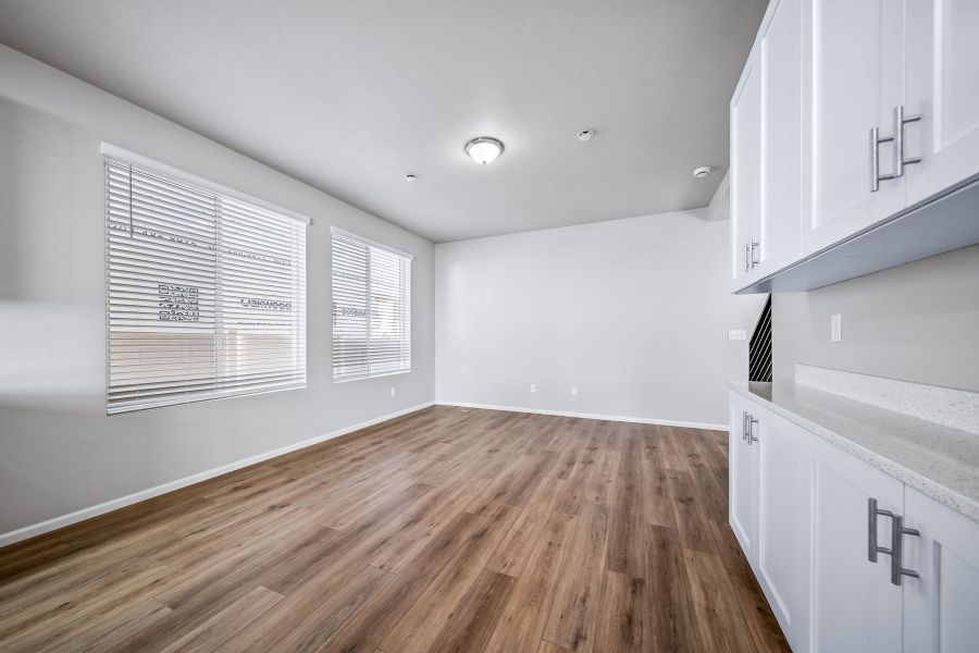 Spacious, unfurnished interior of a new home in Green Valley Ranch, Aurora (Image 15).