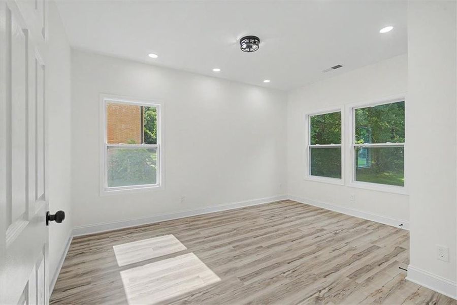 Spacious, unfurnished interior of a new home in , Forest Park (Image 27). Spacious, unfurnished interior of a new home in , Forest Park (Image 27).
