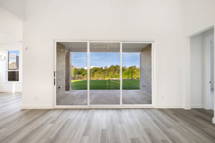 Spacious, unfurnished interior of a new home in Cambridge Crossing, Celina (Image 29).
