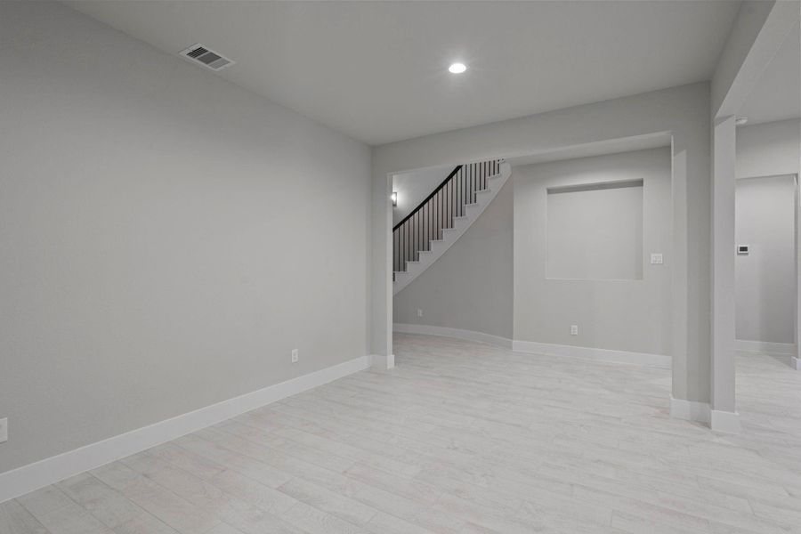 Spacious, unfurnished interior of a new home in Barton Creek Ranch, Conroe (Image 16). Spacious, unfurnished interior of a new home in Barton Creek Ranch, Conroe (Image 16).