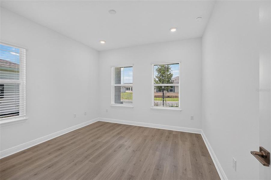 Spacious, unfurnished interior of a new home in , Ocala (Image 46).