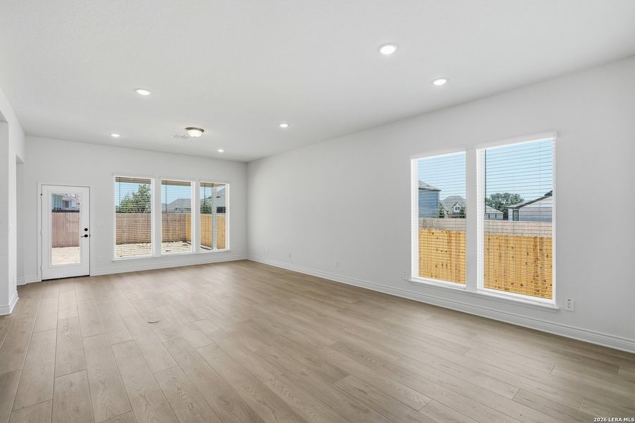 Spacious, unfurnished interior of a new home in Bison Ridge, San Antonio (Image 42).