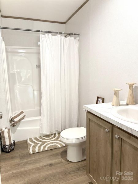 Furnished interior view inside a new home in , Kershaw (Image 11).