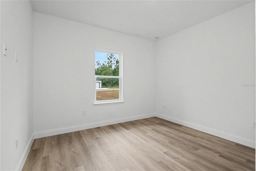 Spacious, unfurnished interior of a new home in , Citrus Springs (Image 29).