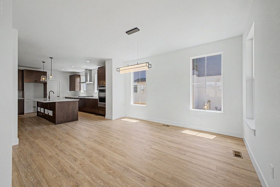 Spacious, unfurnished interior of a new home in West Grange, Longmont (Image 12). Spacious, unfurnished interior of a new home in West Grange, Longmont (Image 12).