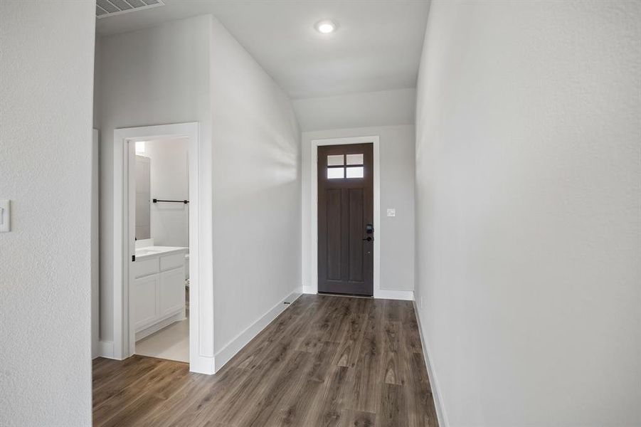 Spacious, unfurnished interior of a new home in Ellis Ranch Estates, Waxahachie (Image 24).