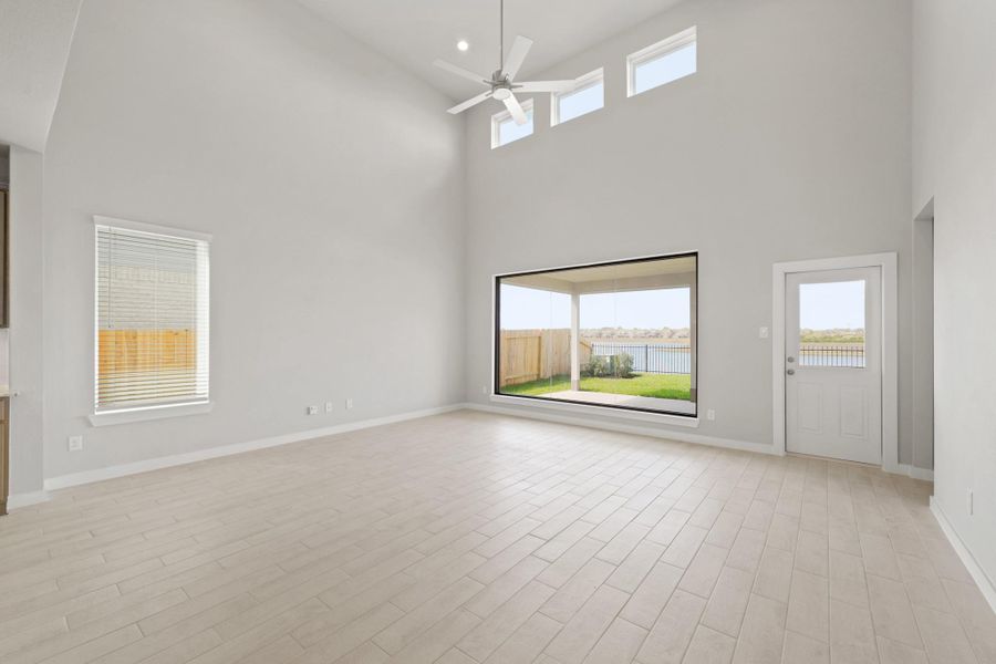 Spacious, unfurnished interior of a new home in Huntington Place, Rosharon (Image 16). Spacious, unfurnished interior of a new home in Huntington Place, Rosharon (Image 16).