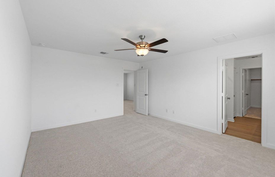 Spacious, unfurnished interior of a new home in County View, Temple (Image 14).