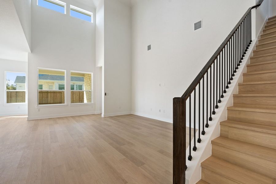 Spacious, unfurnished interior of a new home in Persimmon, Buda (Image 34). Spacious, unfurnished interior of a new home in Persimmon, Buda (Image 34).