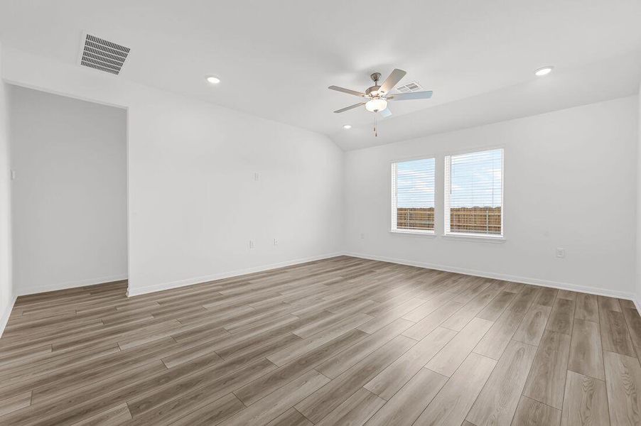 204 Crumpton Way - Ready Now!