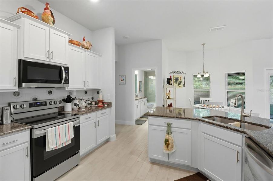 Furnished interior view inside a new home in , Dunnellon (Image 11).