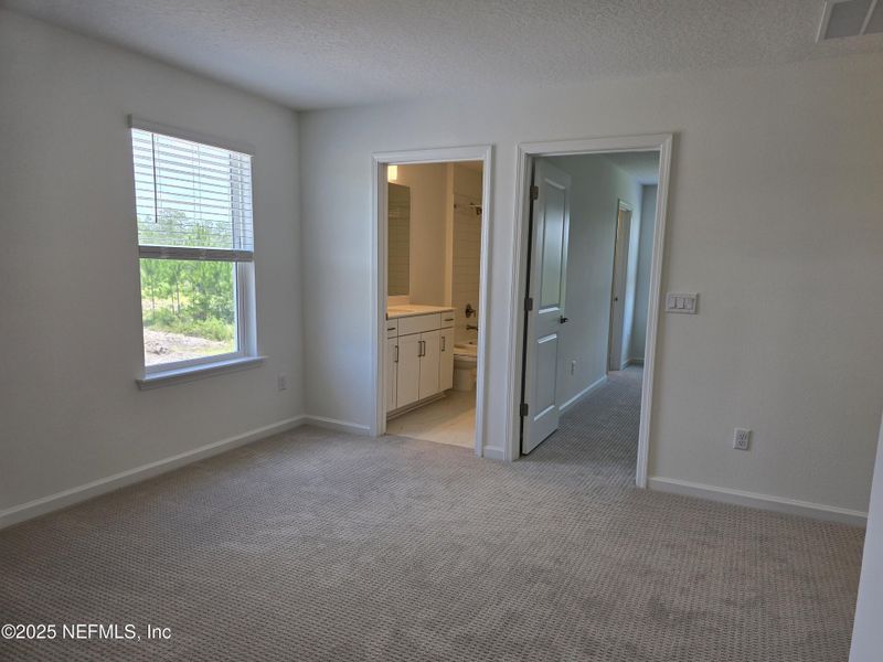 Spacious, unfurnished interior of a new home in Hyland Trail, Green Cove Springs (Image 32). Spacious, unfurnished interior of a new home in Hyland Trail, Green Cove Springs (Image 32).