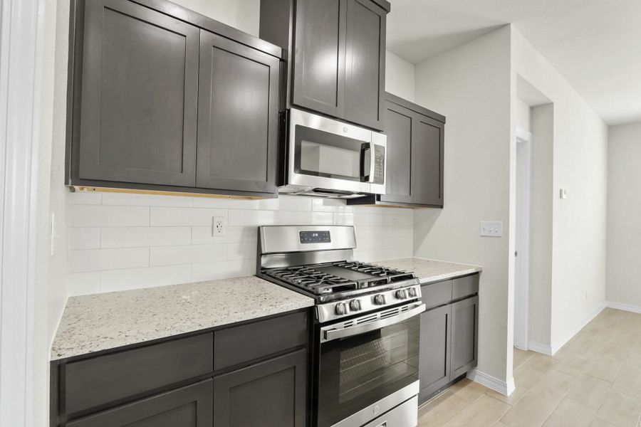 Furnished interior view inside a new home in Campo Del Sol, El Paso (Image 6).