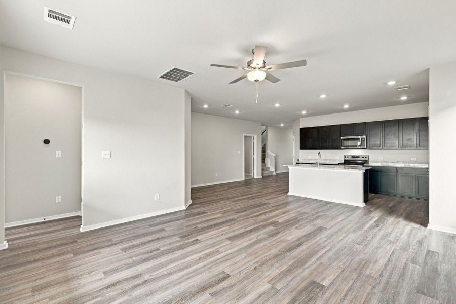 New Home in TAYLOR, TX.  - Slide 16