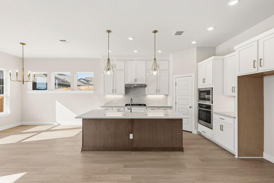 Dining Area - Kitchen