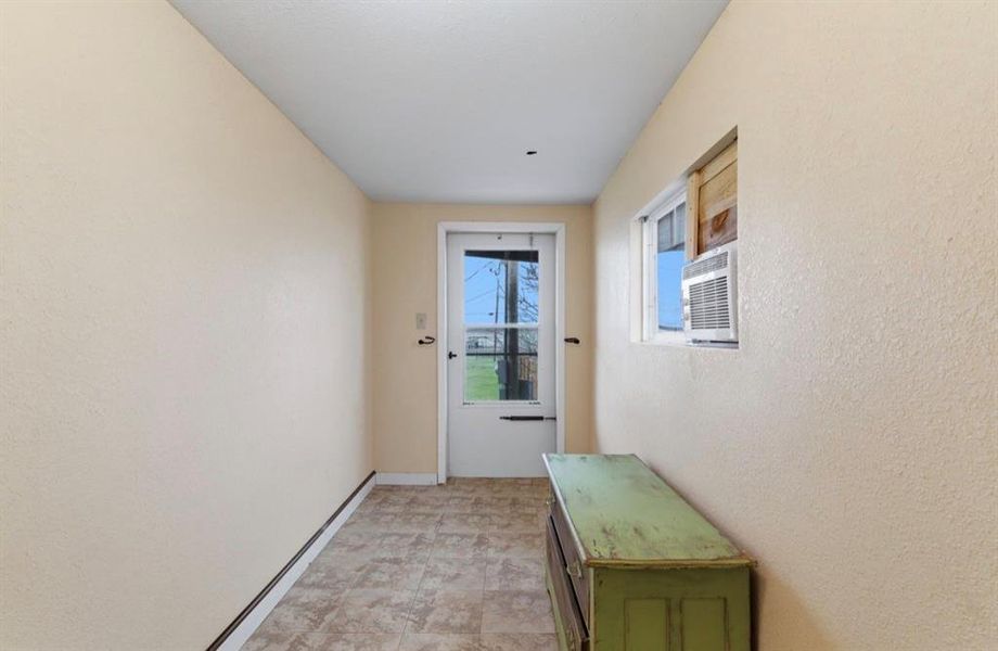 Exterior details and patio area of a home in , Breckenridge (Image 12).
