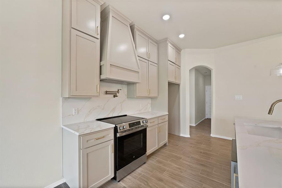 Furnished interior view inside a new home in , Reno (Image 17).