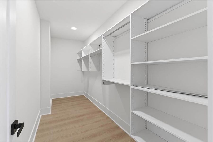 Spacious, unfurnished interior of a new home in , Marietta (Image 61).