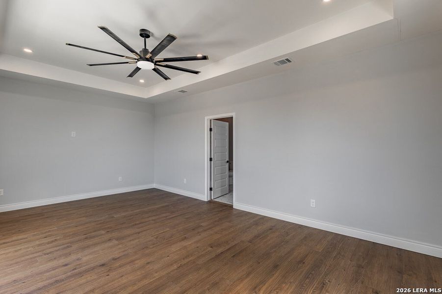 Spacious, unfurnished interior of a new home in , Harlingen (Image 26).