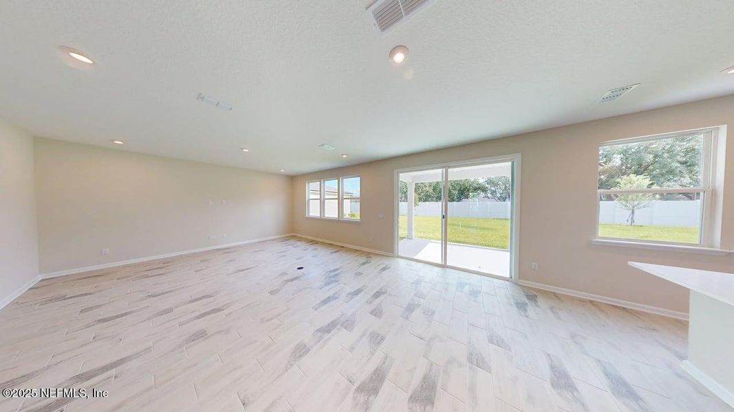 Spacious, unfurnished interior of a new home in Sandridge Hills, Green Cove Springs (Image 11).