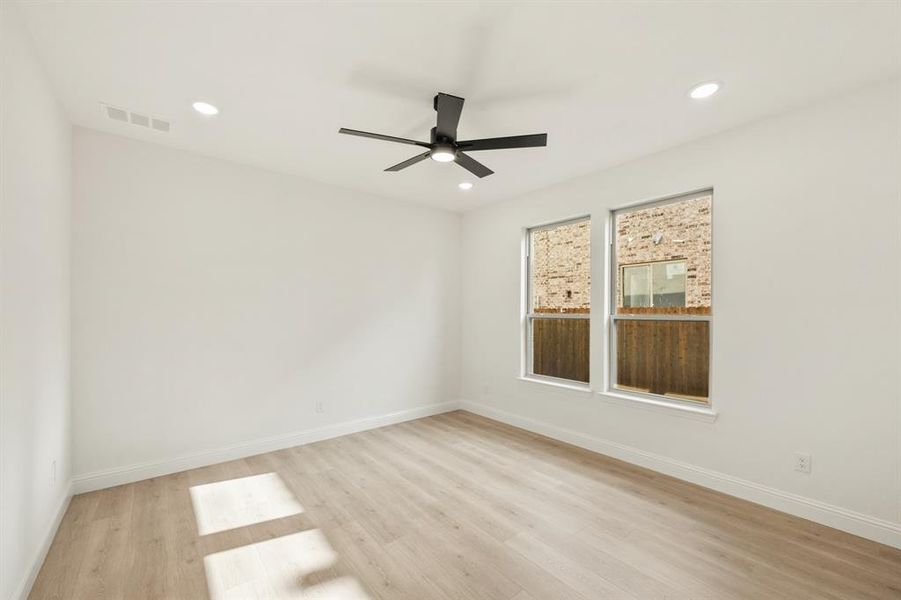 Spacious, unfurnished interior of a new home in Wildflower Ranch 60-65, Fort Worth (Image 33). Spacious, unfurnished interior of a new home in Wildflower Ranch 60-65, Fort Worth (Image 33).