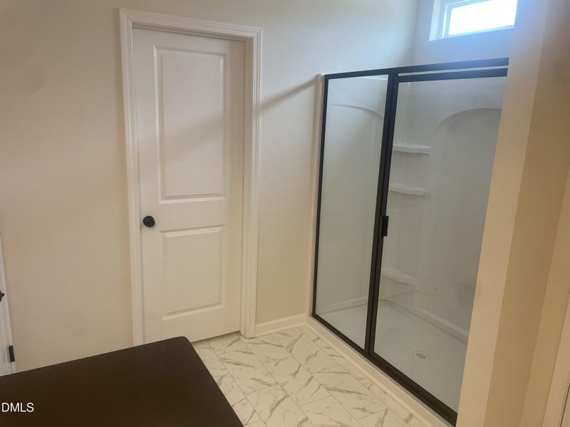 Walk-in-shower