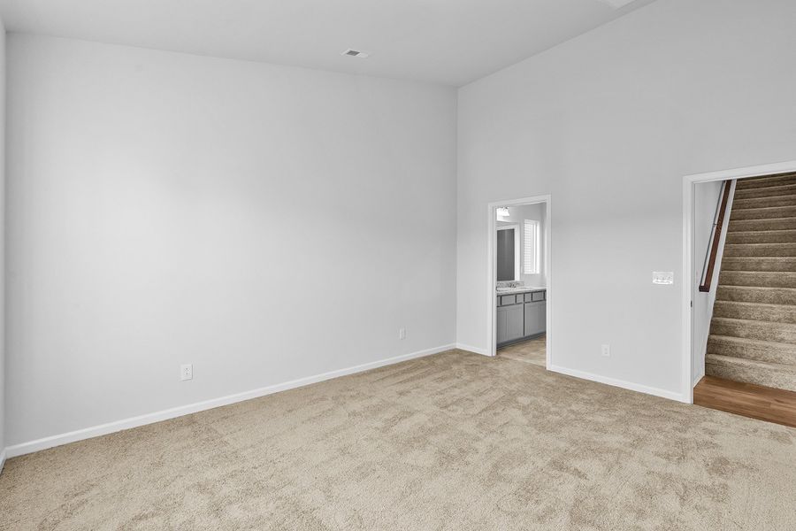 Spacious, unfurnished interior of a new home in Hanes Lake, Winston-Salem (Image 27).