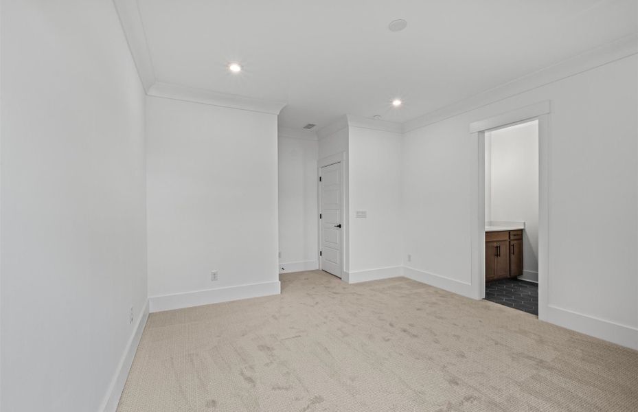 Spacious, unfurnished interior of a new home in Olmsted, Huntersville (Image 22). Spacious, unfurnished interior of a new home in Olmsted, Huntersville (Image 22).