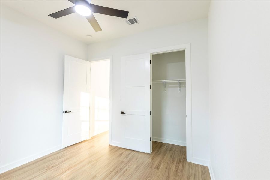 Another perspective of the room.