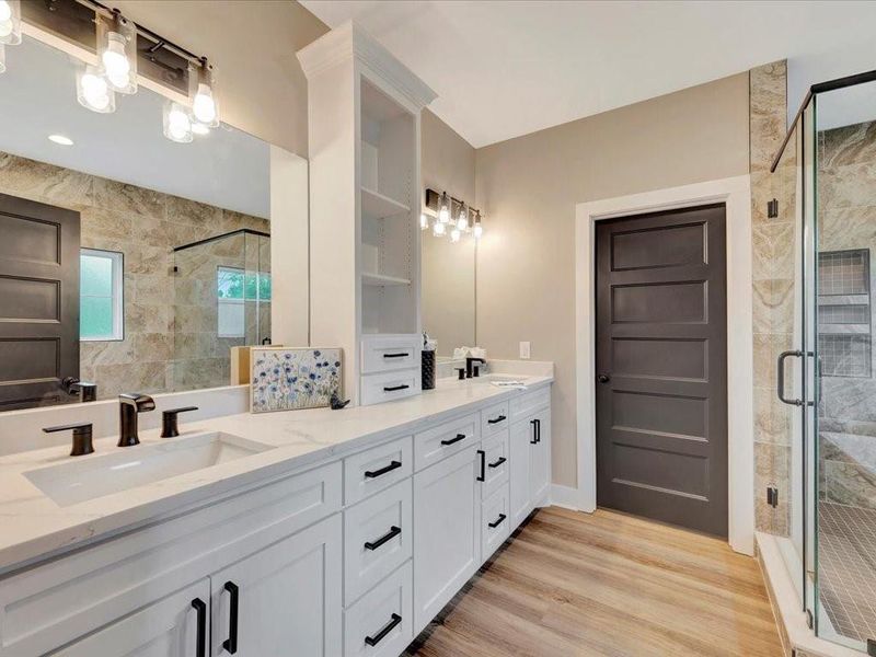 Furnished interior view inside a new home in , Diboll (Image 15).