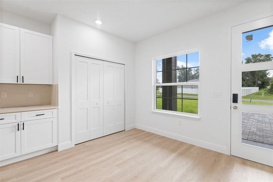 Spacious, unfurnished interior of a new home in , Ocala (Image 11).