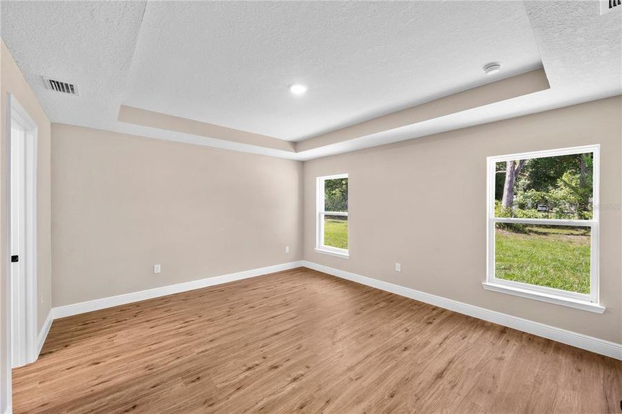 Spacious, unfurnished interior of a new home in , Ocala (Image 25).