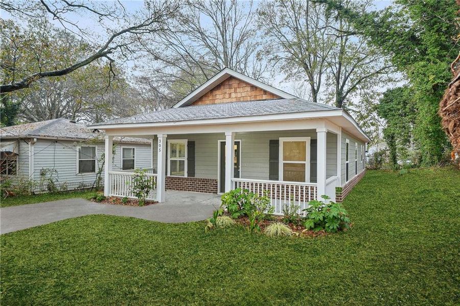Exterior details and patio area of a home in , Atlanta (Image 3).