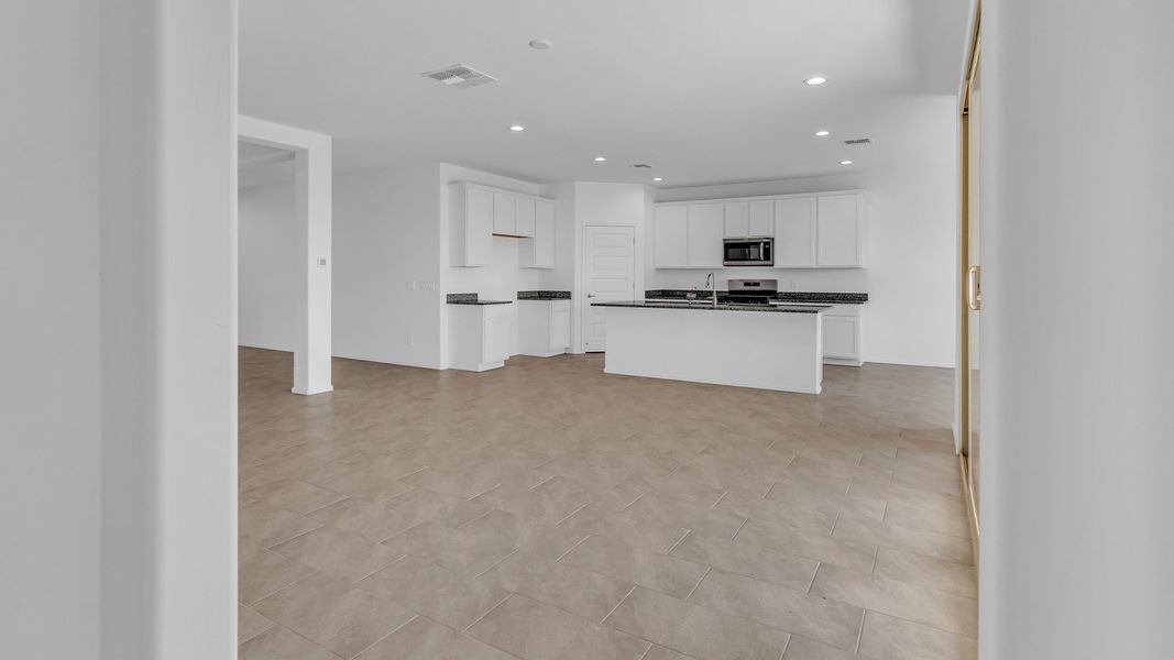 Image 54 representing the Pearl by D.R. Horton in Saguaro Bloom, Marana, AZ.