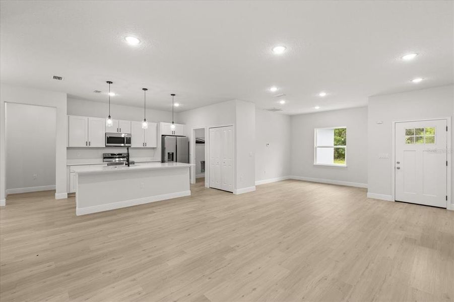 Spacious, unfurnished interior of a new home in , Ocala (Image 15).