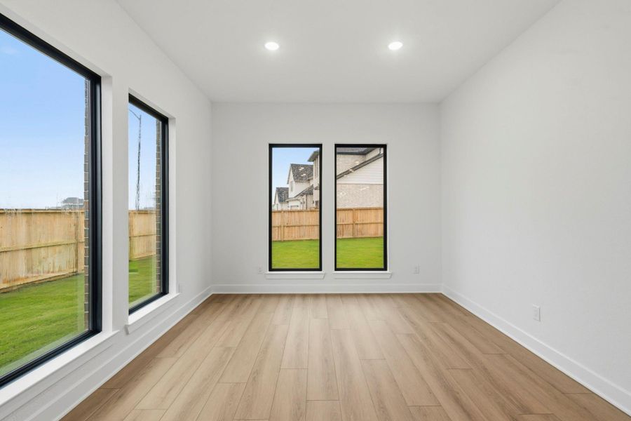 Spacious, unfurnished interior of a new home in Elyson, Katy (Image 19).