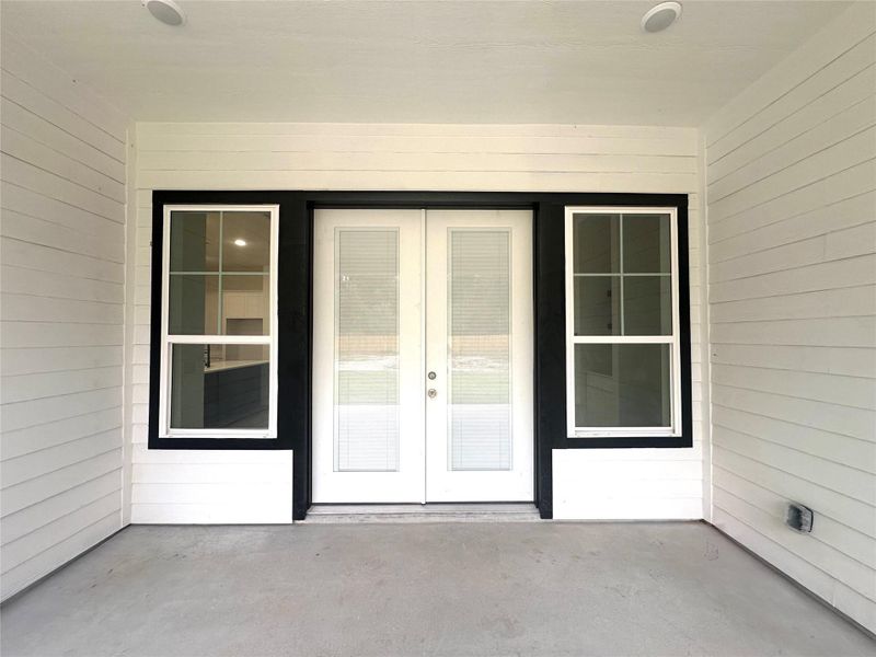 Exterior details and patio area of a home in , Huffman (Image 13).