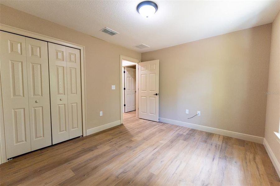 Spacious, unfurnished interior of a new home in Marion Oaks, Ocala (Image 35).