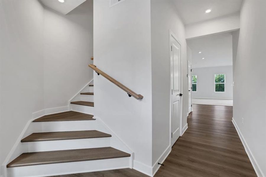 Spacious, unfurnished interior of a new home in Laurel Fields, Gainesville (Image 29).