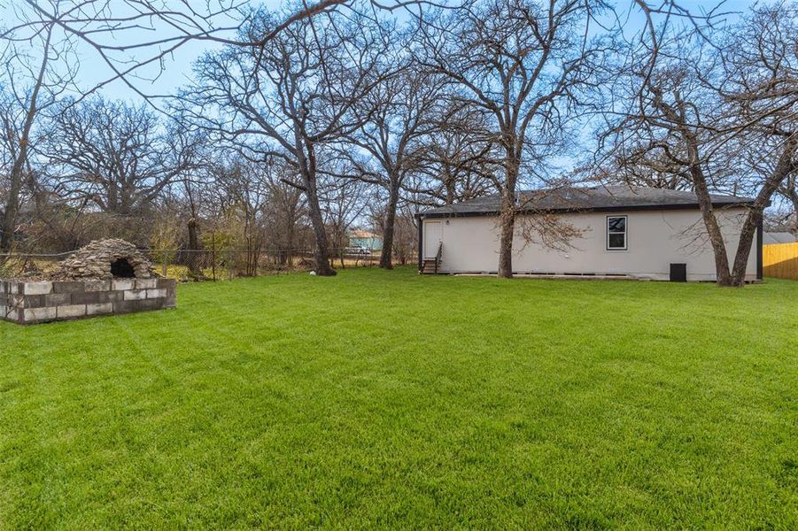 Exterior details and patio area of a home in , Azle (Image 4).
