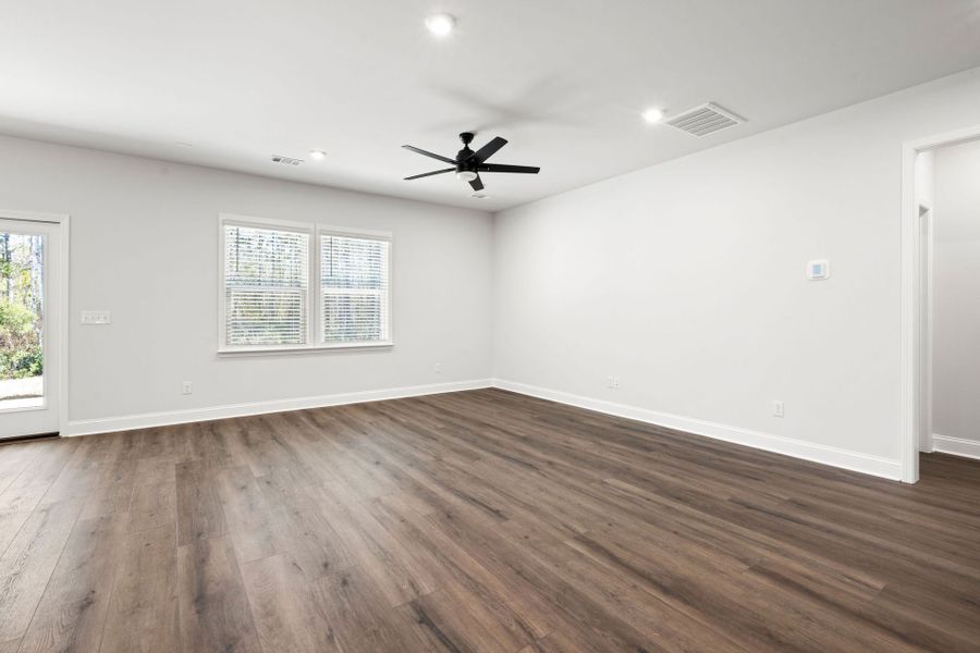 Spacious, unfurnished interior of a new home in Waterways, Richmond Hill (Image 30). Spacious, unfurnished interior of a new home in Waterways, Richmond Hill (Image 30).